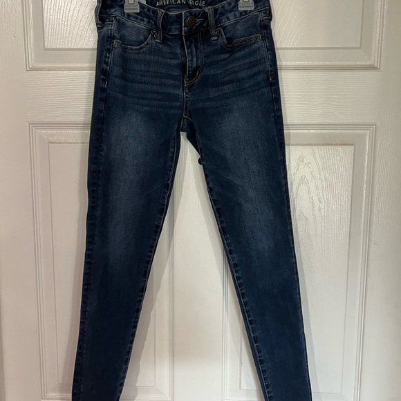 Size 2 American Eagle Jeans - Picture 1 of 6